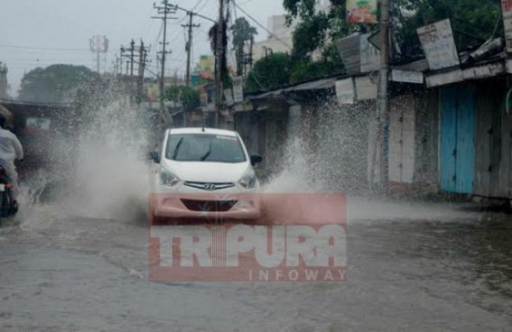 Flood like situation occurred in the streets of Agartala, Traffic movement halt for few hours